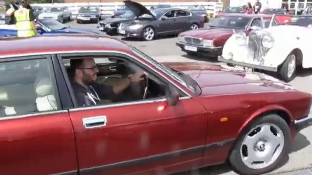 94 Jaguar XJ40 XJR at the Ace Cafe May 2015 смотреть онлайн