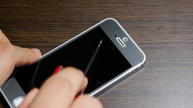 Hardness test : Spigen GLAStR Slim Privacy for iPhone 5/5S/5C смотреть онлайн