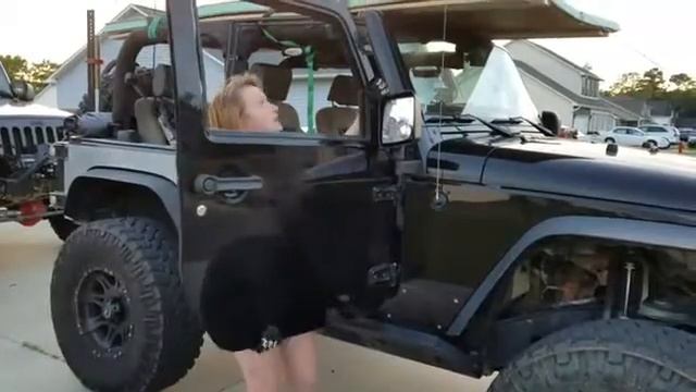 Removing Jeep Doors The Right Way смотреть онлайн