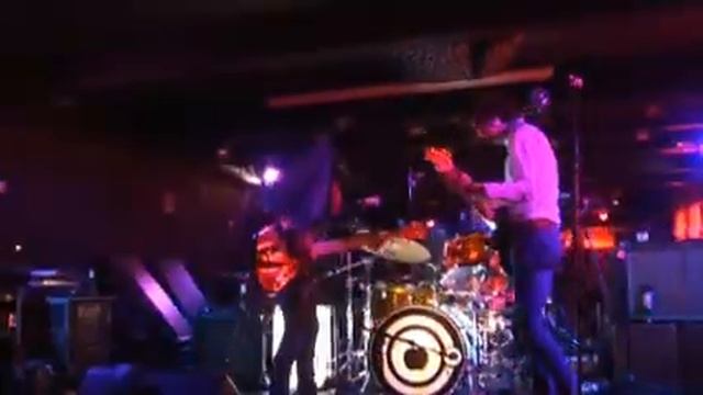 Black Apples LIVE 'Don't Give a Damn' смотреть онлайн
