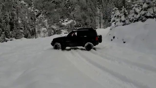 Jeep cherokee kj 3.7 karlı yollar off road смотреть онлайн