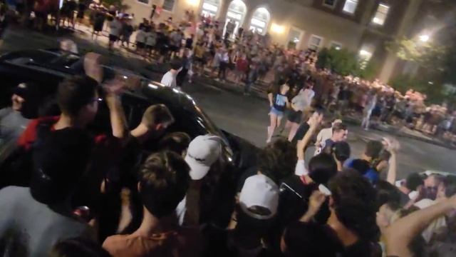(2021) Phi Gamma Delta protest at the University of Nebraska Lincoln смотреть онлайн