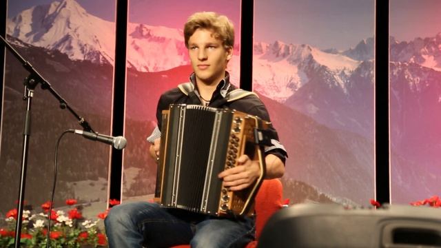 Herbert Pixners Russicher gespielt von Johannes Zitzelsberger. смотреть онлайн