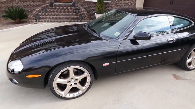 Corvette Z06 VS Jaguar XKR, Brothers From another Mother смотреть онлайн