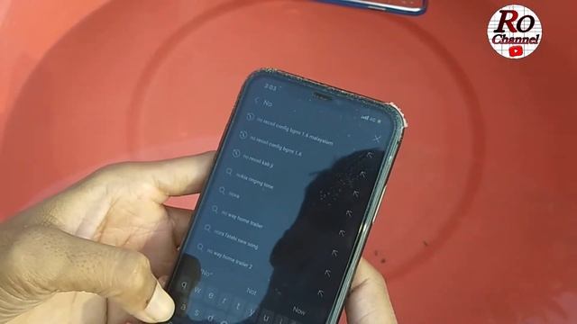 Water Test IPhone Mobile 🥶 Waterproof Test! iPhone 11 // Ravi online channel смотреть онлайн