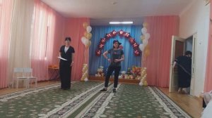 Выход Двойки на утреннике