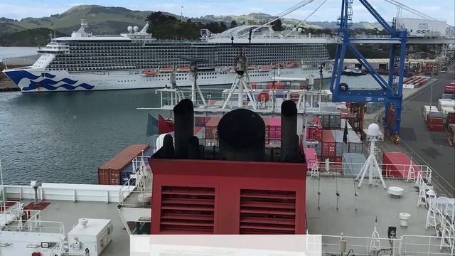 The ‘Rio de Janeiro’ ship auxiliary generator noise at 30m смотреть онлайн