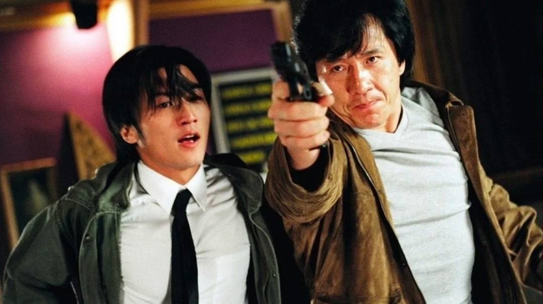 ПЕРВЫЙ ВЗГЛЯД НА ПОЛИЦЕЙСКИЕ ИСТОРИИ [НОЧНЫЕ ПОКУПКИ]