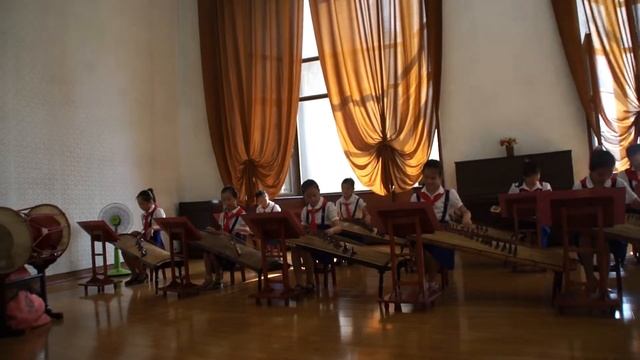 万景台学生少年宮殿 琴 смотреть онлайн