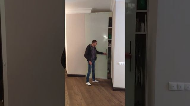 Стеклянная раздвижная дверь смотреть онлайн