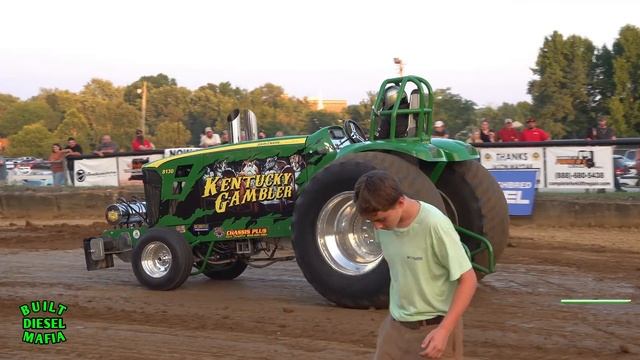 Tractor Pulling 2023: Light Limited Super Stock Tractors/Hot Farm Tractors. Burlington, Ky.