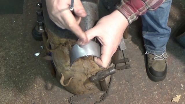 Decorate your armour with Dog's Teeth filing. Medieval Armour Technique Short #14 смотреть онлайн