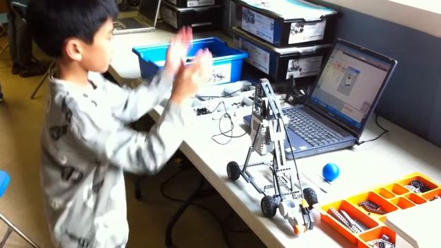 The Catapult - LEGO Education NXT смотреть онлайн