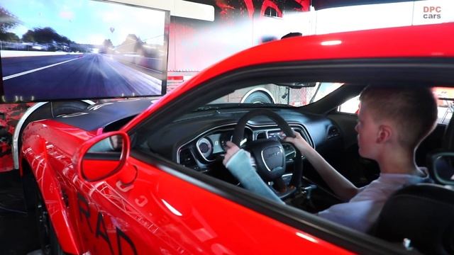 Dodge Challenger Demon Drag Racing Simulator at 2021 Roadkill Nights смотреть онлайн