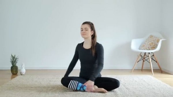 Yoga Morgenroutine für Anfänger _ Perfekt nach dem Aufstehen _ Aufwärmen und wach werden