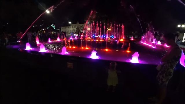 Евпатория. Купаемся на Севастопольском шоссе, Приморской улице. Евпатория вечерняя набережная.