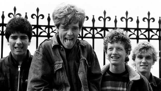 There She Goes (The Apple Scruffs Edit) - The La's смотреть онлайн