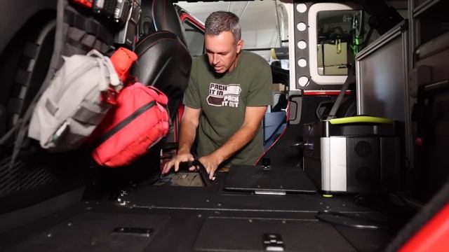 Overland Jeep Wrangler Gear Loadout смотреть онлайн