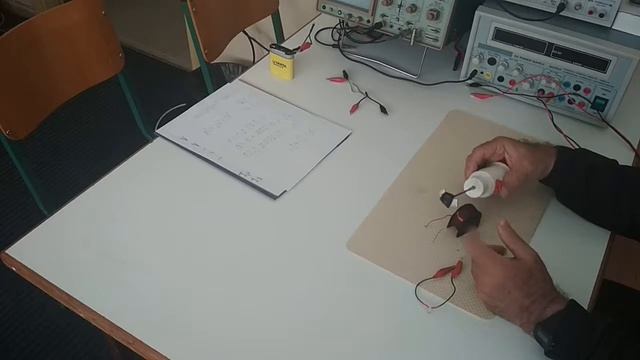 Κατασκευή απλής ηλεκτρογεννήτριας смотреть онлайн