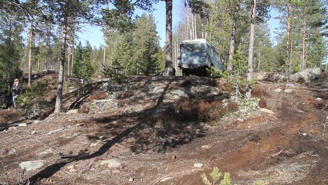 Norwegian roads? No problem with a series Land Rover смотреть онлайн
