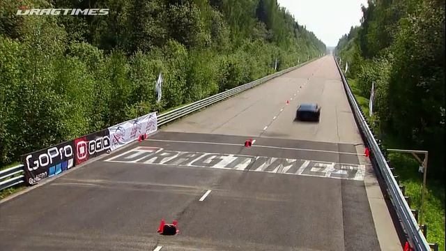 Nissan GT R Boostlogic Godzilla vs Lamborghini Gallardo Nera UR TT. смотреть онлайн