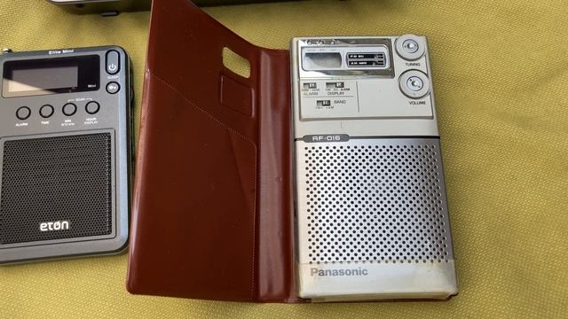Listening to the baseball game on three pocket radios смотреть онлайн