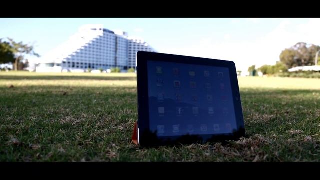 Canon 5D Mark III vs The New iPad (3rd Gen) "Video Mode" смотреть онлайн