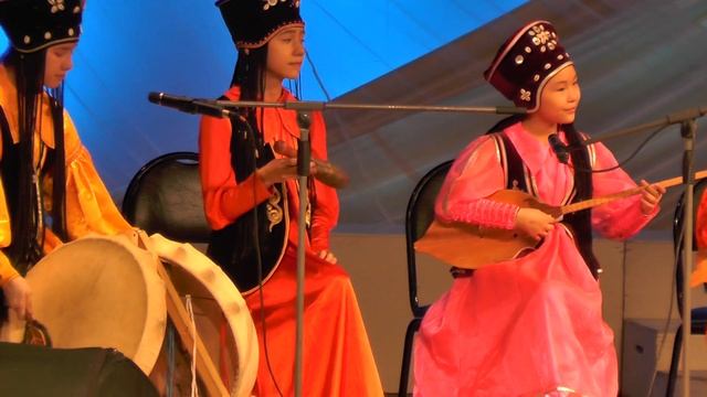 2. Хакасская этника. Ансамбль "Чылтыс". Кызыльский тахпах Анны Курбижековой. смотреть онлайн