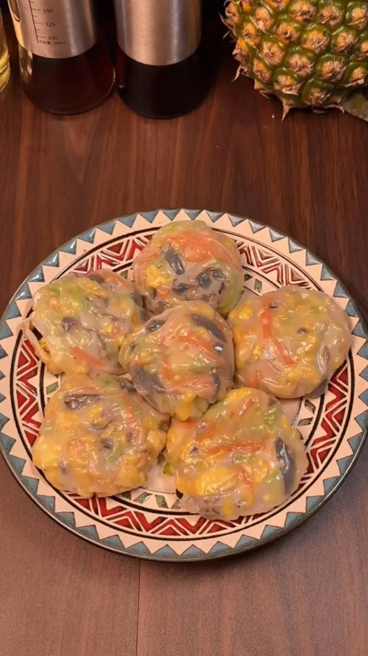 Паровые булочки с овощами и яйцами смотреть онлайн