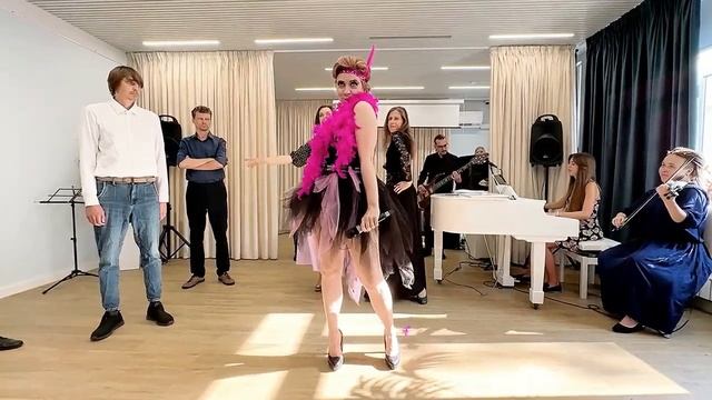 Ария царицы Ирод. Анастасия Елисеева и ансамбль школы "Звучи" смотреть онлайн