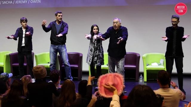 Kenny Ortega et le cast de #Descendants revisitent la Macarena смотреть онлайн