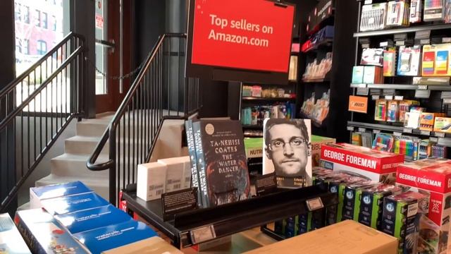 Amazonun İlk Gerçek Mağazası Amerikada Açıldı смотреть онлайн