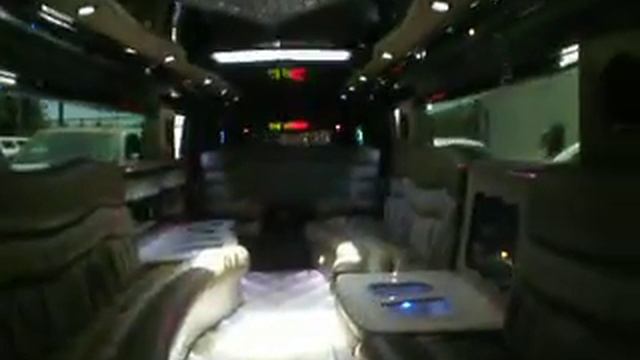 2006 Black 200-inch Hummer H2 Custom 24 passenger Limousine w/ raised roof #2450 смотреть онлайн