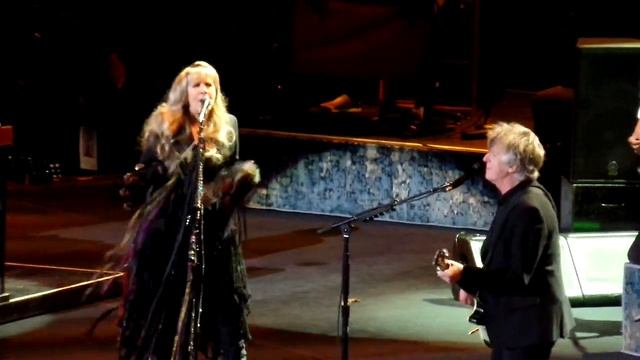 Fleetwood Mac - Second Hand News - Chicago 3-1-2019 смотреть онлайн