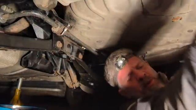 Jaguar X-Type - part2 of suspension changes! Here I refit the Anti Roll Bar and drop links. смотреть онлайн