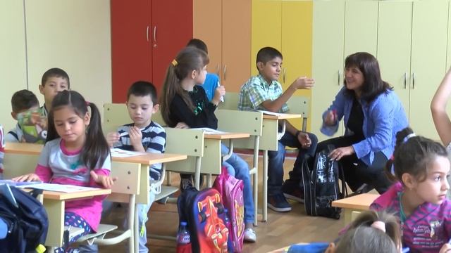 7-годишно дете на бежанци от Афганистан тръгна на училище в харманлийско смотреть онлайн