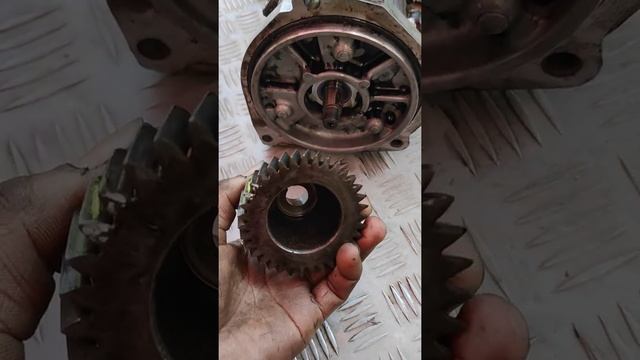 ISUZU 6HKI diesel high pressure pump installation. смотреть онлайн