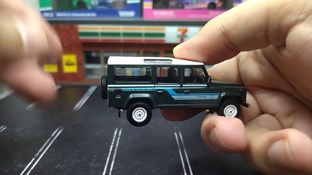 Mini GT LAND ROVER DEFENDER 110 1985 Country station wagon grey смотреть онлайн