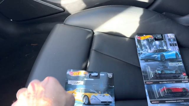 I found M2 COKE CHRISTMAS SHIPPERS, 2 CASES 2022 EXOTIC ENVY, TEAM T GALORE!!! Hot wheels hunting смотреть онлайн