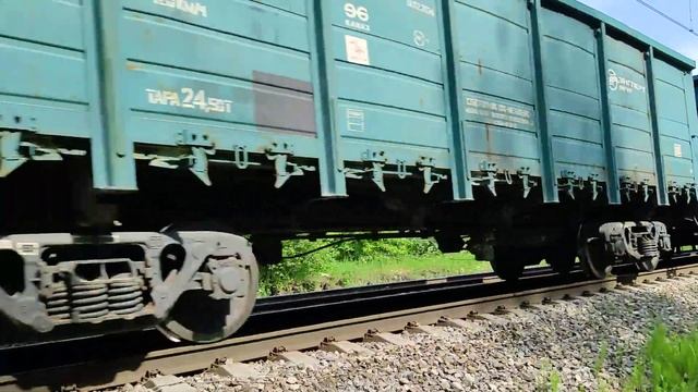 "Приветливая бригада" Электровоз ВЛ11М-337А/310 с грузовым поездом смотреть онлайн