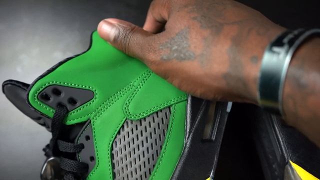 AIR JORDAN RETRO 5 "OREGON DUCK" PE VS GENERAL RELEASE COMPARISON смотреть онлайн
