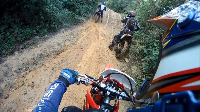 Roubo e fuga de Motos em Trilha de São Paulo - Paranapiacaba смотреть онлайн