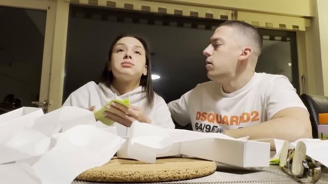 ANJA I JA JEDEMO KOLAČE SA TRAVOM U AMSTERDAMU *razboleo se* смотреть онлайн