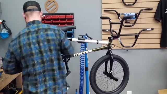 Bmx Build: Macneil Truth Black/Gold смотреть онлайн