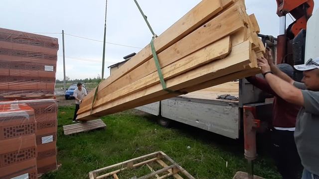 Выгрузка доски 50*200мм манипулятором смотреть онлайн