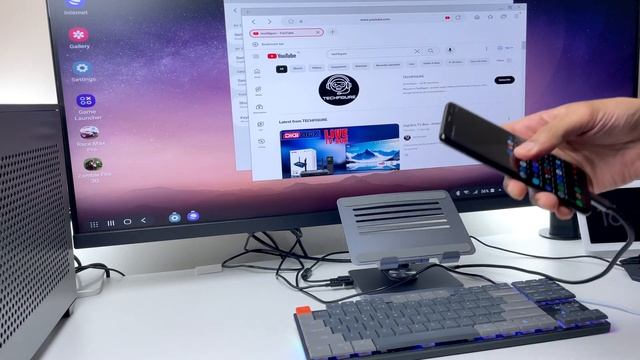Phone Gaming on a 40 inch Monitor 🤯 смотреть онлайн