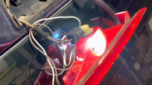 Freelander 2. Replacement of the standard bulb with a led strip in the third brake light (version 1 смотреть онлайн