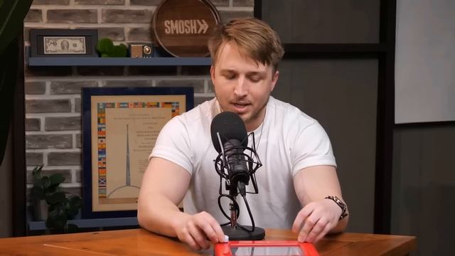 Shayne addresses the elephant in the room смотреть онлайн