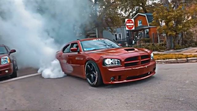 2006 Dodge Charger SRT8- huge burnout смотреть онлайн