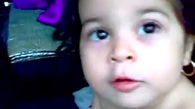 2 yaşlı qızım sükan arxasınga! Моя 2-летняя дочь за рулем! My 2 year old daughter behind the wheel! смотреть онлайн